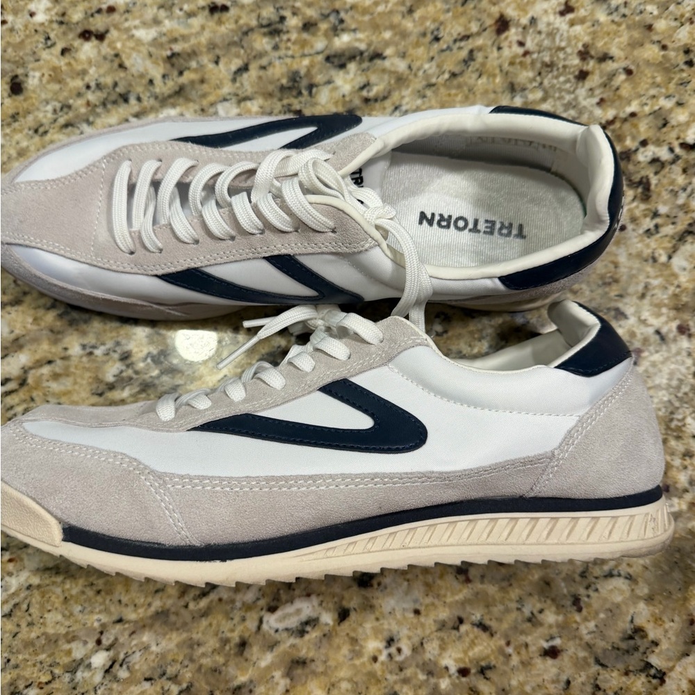 Tretorn Women's White and Navy Casual Sneakers